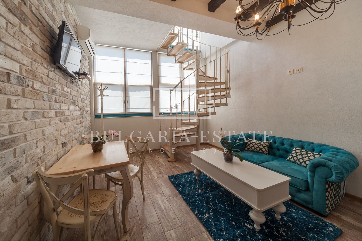 🏡 Бутиков мезонет под наем – ТОП център, Варна - 0