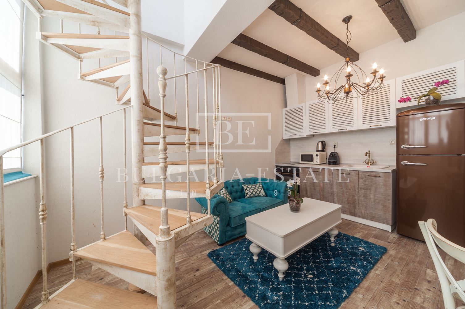 🏡 Бутиков мезонет под наем – ТОП център, Варна - 0