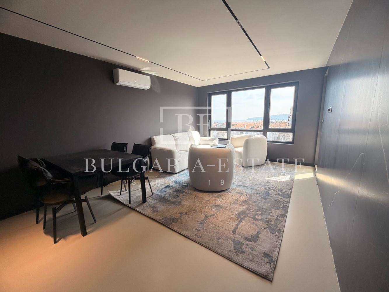 Тристаен - Широк център - 0