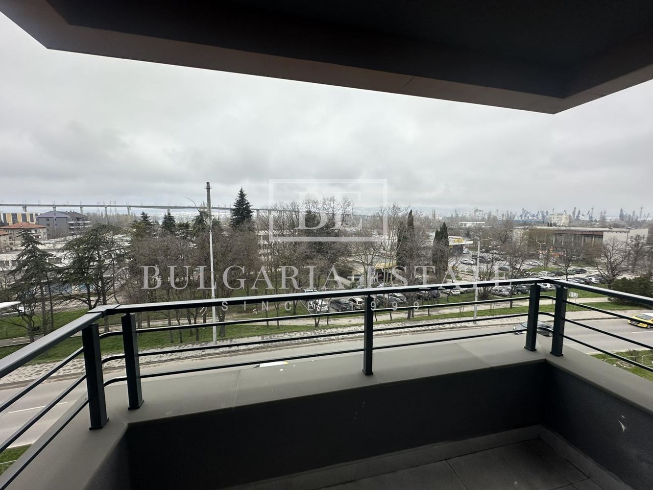 🌟 Ексклузивна оферта! Двустаен апартамент с гледка към Аспаруховия мост в кв. Аспарухово 🌟 - 0