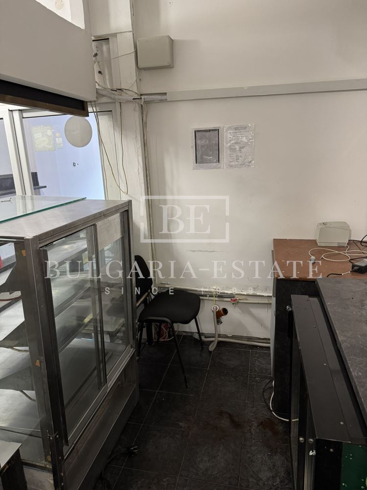 Заведение 70 кв.м на оживен булевард - 0