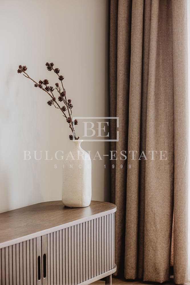 ЕКСКЛУЗИВНО! Тристаен апартамент с морска гледка и подземно паркомясто в Bella Vita - 0