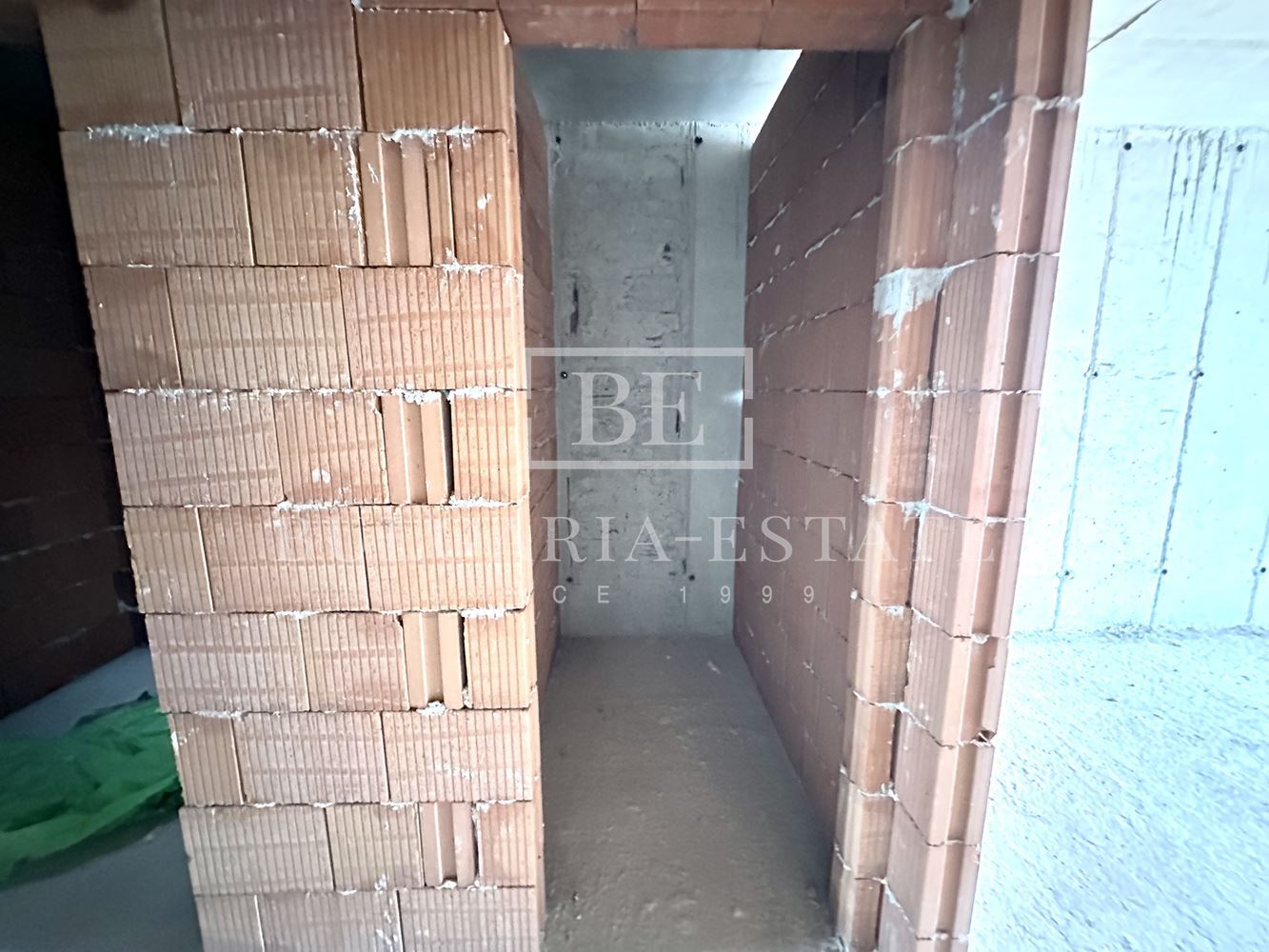 Двустаен апартамент пред АКТ 14 с панорамна гледка - 0