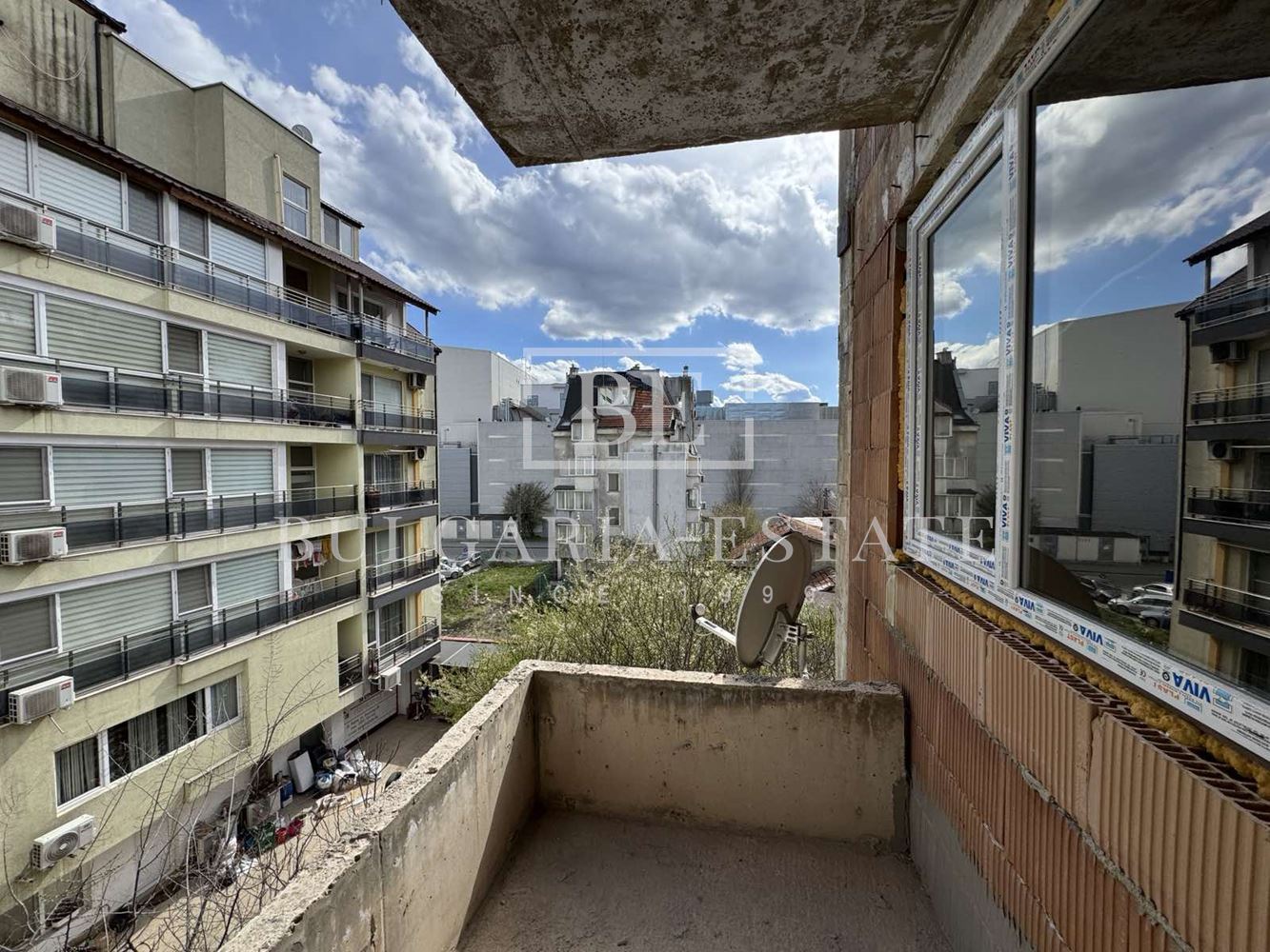 Тристаен Гранд Мол - 0