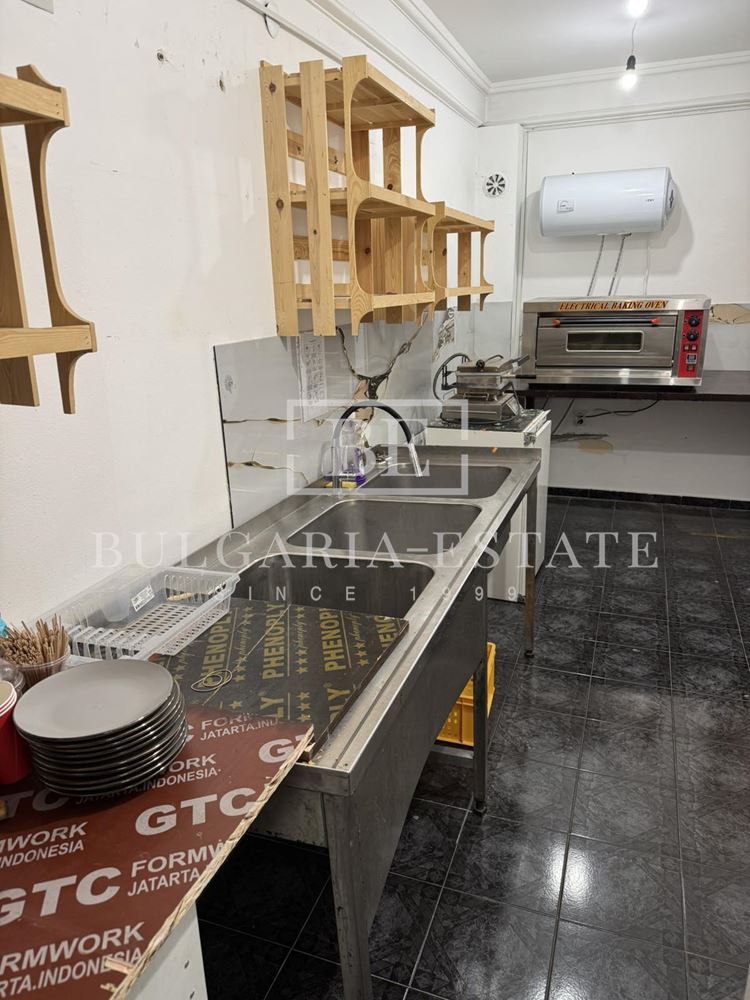 Заведение 70 кв.м на оживен булевард - 0