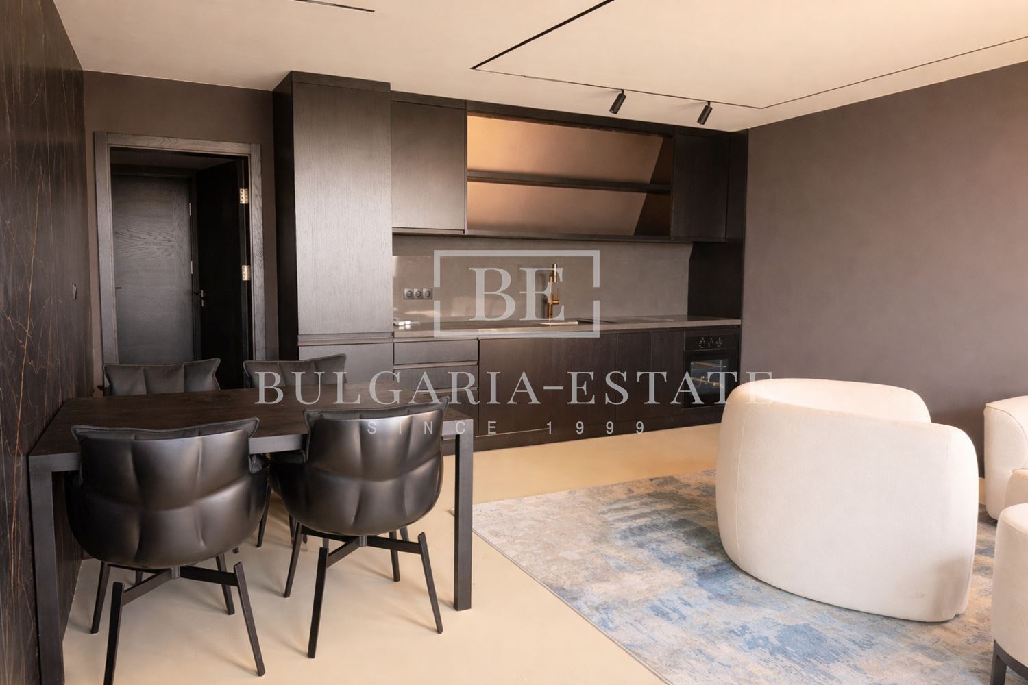 Двустаен - Широк център - 0