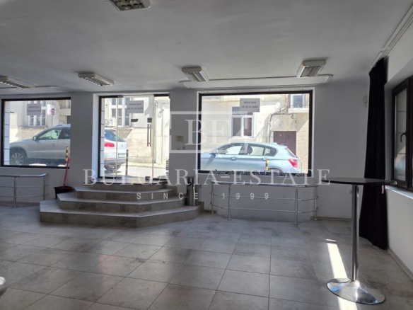 Помещение под наем в идеален център - 0