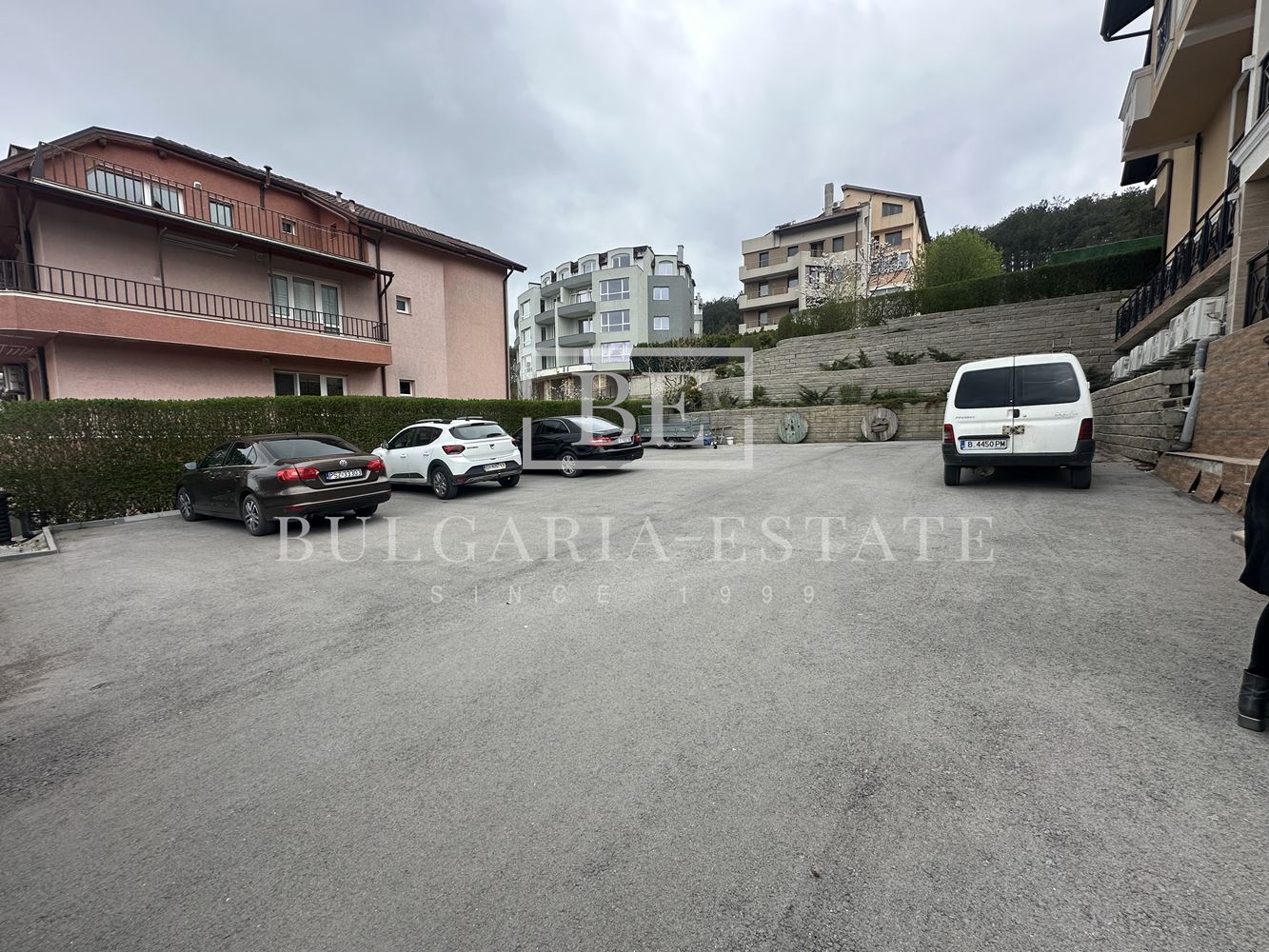 Луксозен двустаен в затворен комплекс-Виница - 0