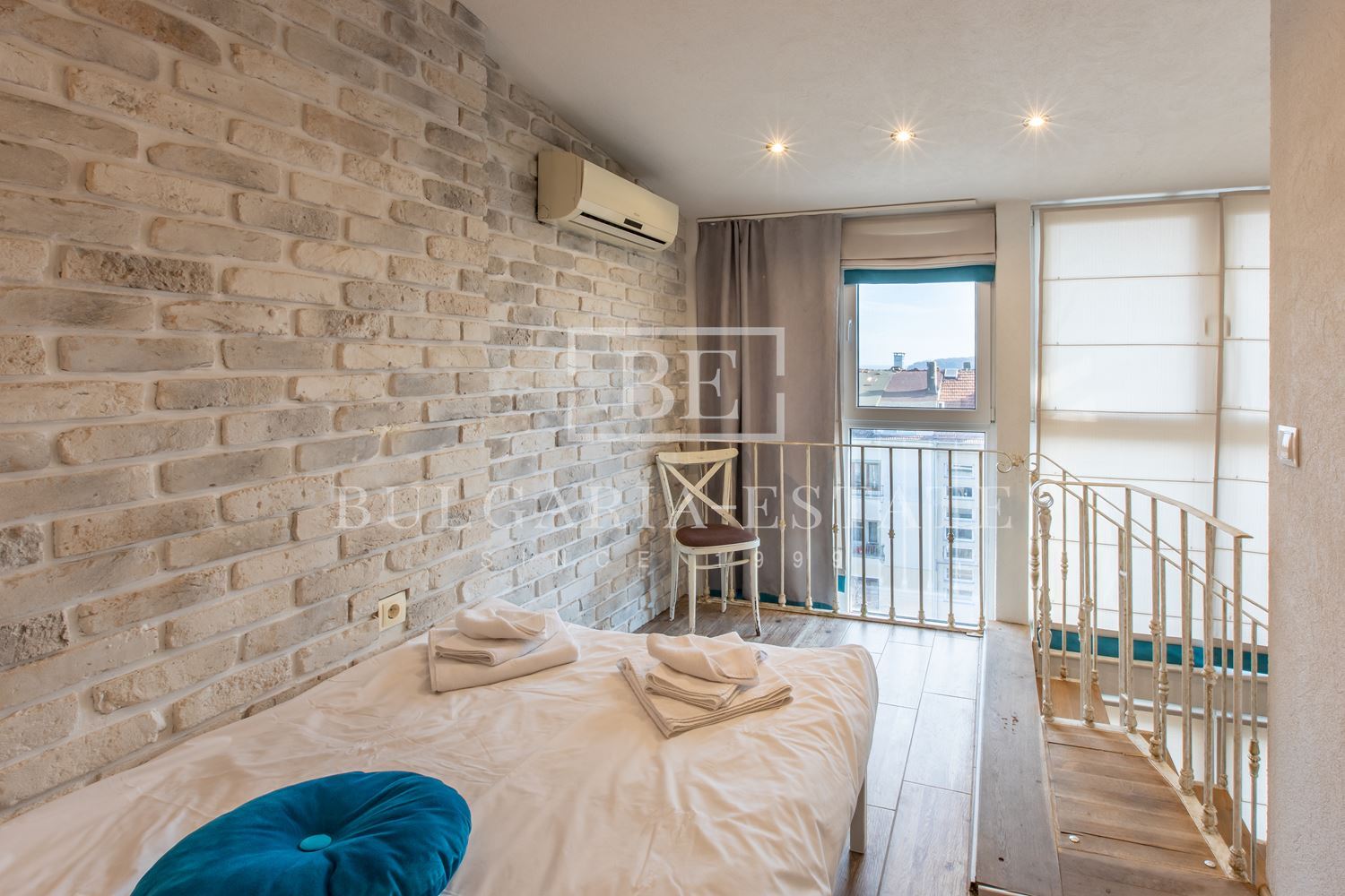 🏡 Бутиков мезонет под наем – ТОП център, Варна - 0