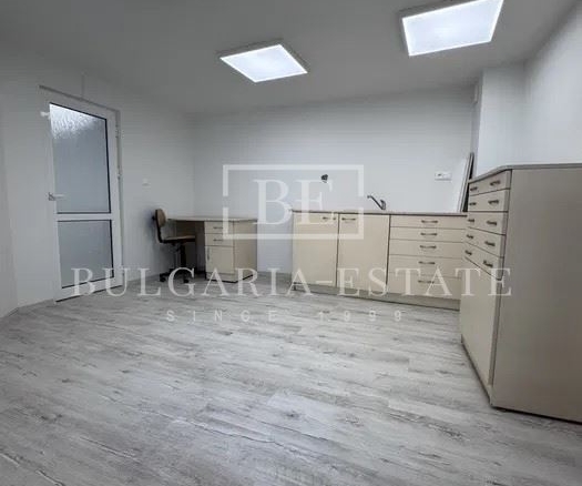 🏢 **Офис за продажба в района на Колхозен пазар, гр. Варна** - 0