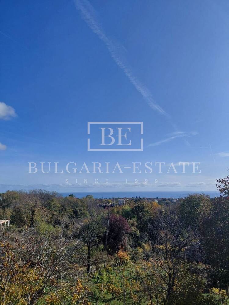 🏡 ** Къща за продажба в гр. Варна, м-т Траката** 🌿 - 0