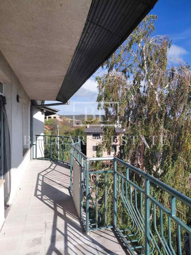 🏡 ** Къща за продажба в гр. Варна, м-т Траката** 🌿 - 0