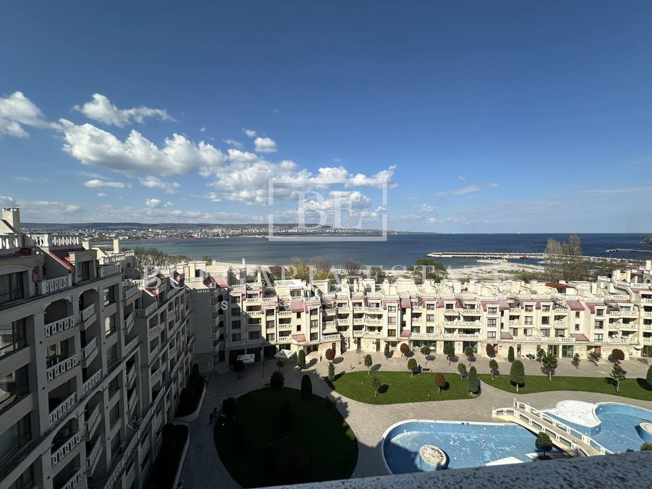 🌊 Луксозен апартамент с морска панорама във Varna South Bay Residence - 0
