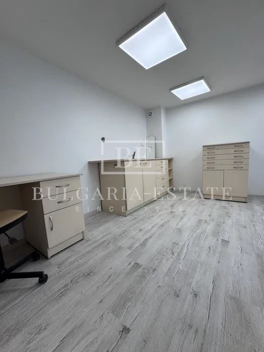 🏢 **Офис за продажба в района на Колхозен пазар, гр. Варна** - 0