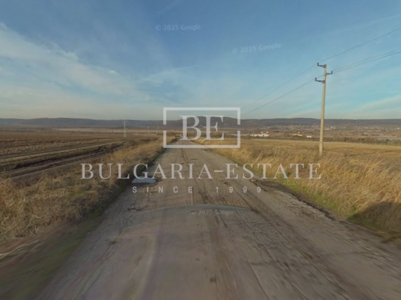 Инвестиционен парцел на главен път – 4 724 кв.м - 0