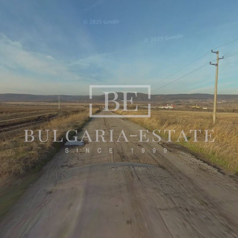 Инвестиционен парцел на главен път – 4 724 кв.м - 0