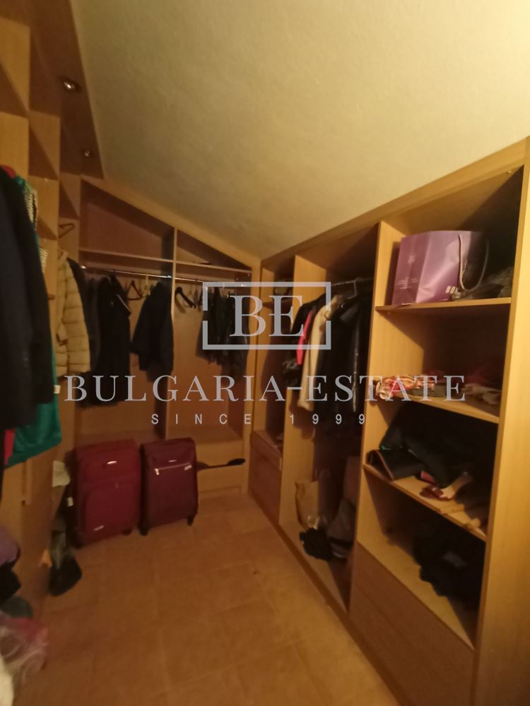 🏡 ** Къща за продажба в гр. Варна, м-т Траката** 🌿 - 0