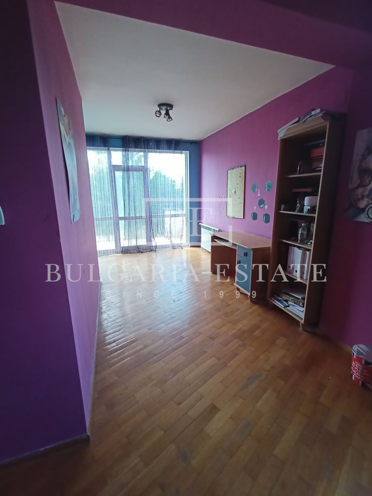 🏡 ** Къща за продажба в гр. Варна, м-т Траката** 🌿 - 0