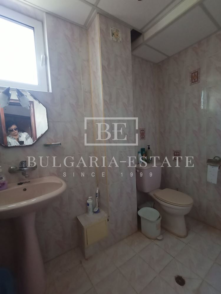🏡 ** Къща за продажба в гр. Варна, м-т Траката** 🌿 - 0