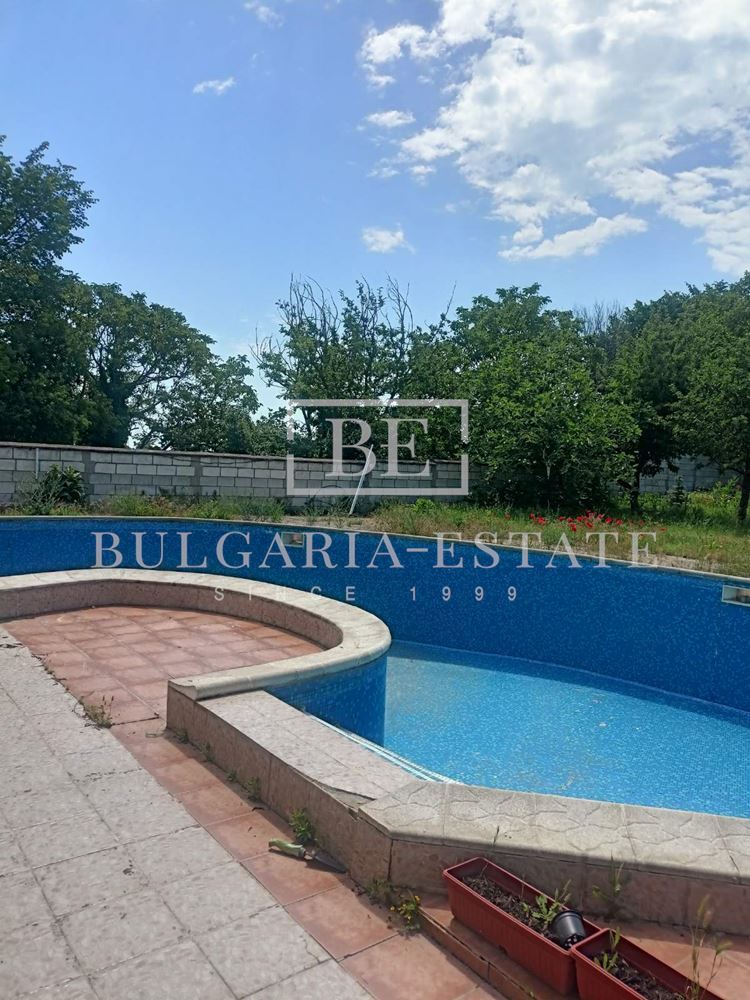 🏡 ** Къща за продажба в гр. Варна, м-т Траката** 🌿 - 0