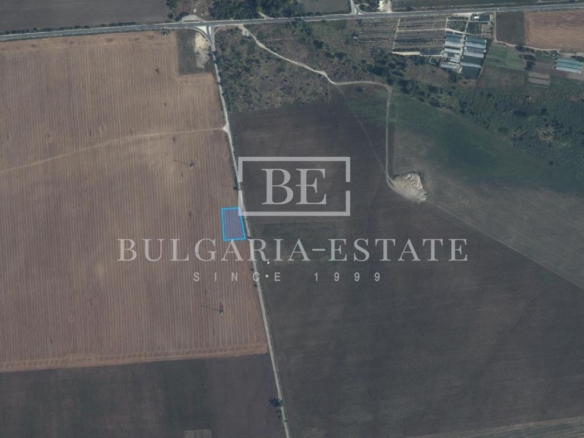 Земеделски имот - Варна, област, с.Тополи - 0