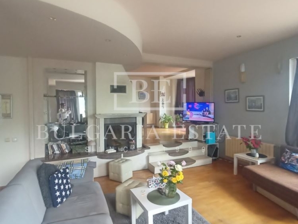 🏡 ** Къща за продажба в гр. Варна, м-т Траката** 🌿 - 0