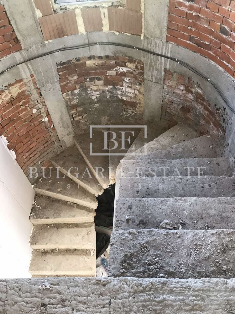 Haus mit moderner Architektur 15 Minuten von der Stadt entfernt - 0