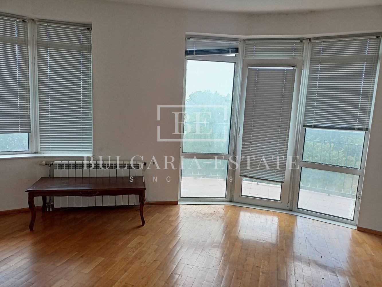 🏡 ** Къща за продажба в гр. Варна, м-т Траката** 🌿 - 0