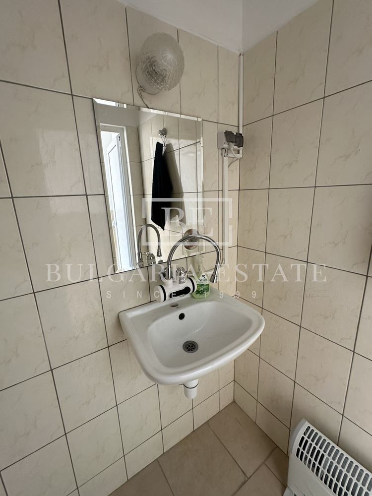🏢 ТОП ЛОКАЦИЯ! Офис/търговско помещение 125 кв.м. с 20 м витрина, паркинг и отлична видимост - 0