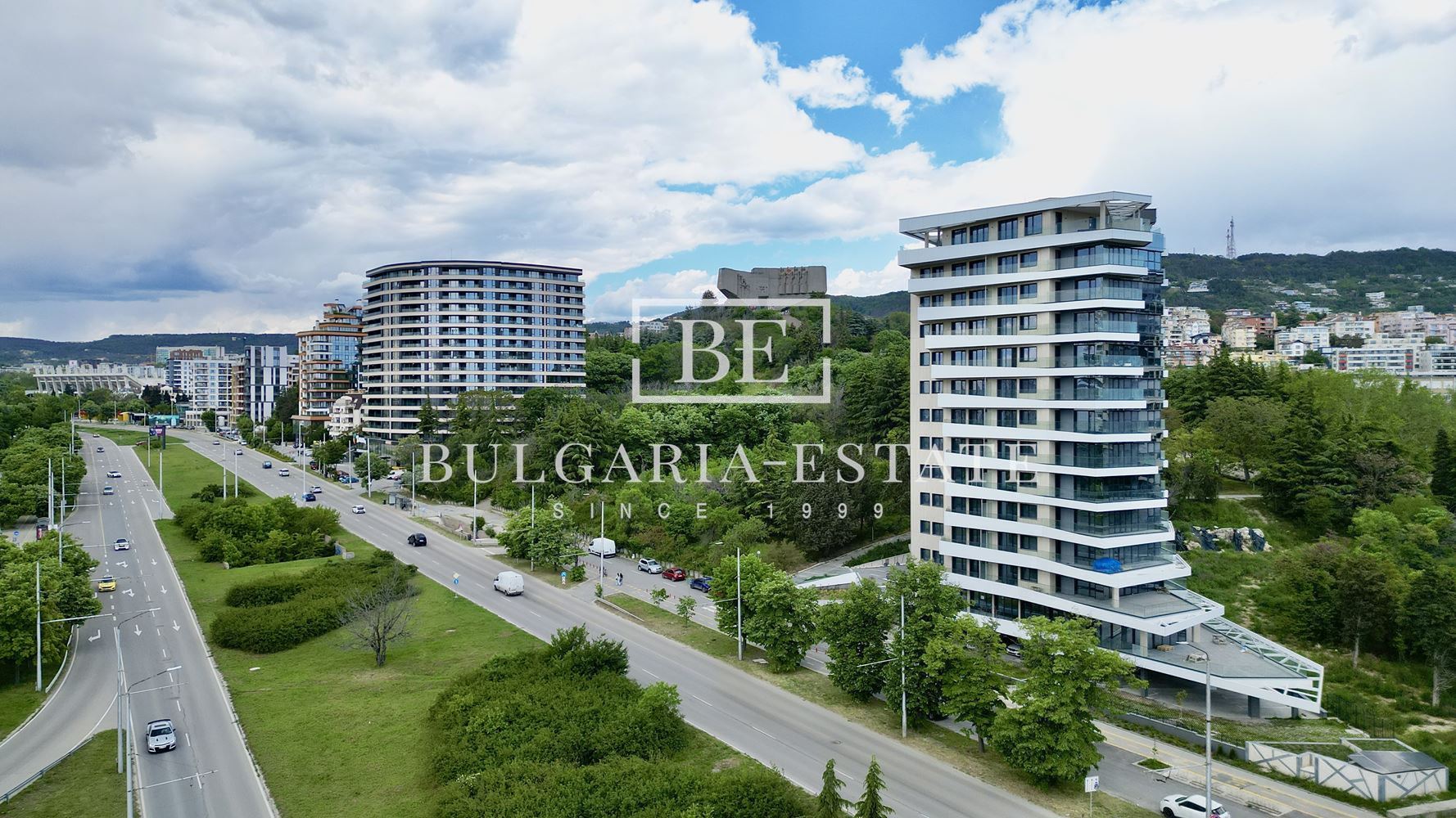 Luxury two-bedroom apartment with unobstructed sea panorama in Kv. Breeze, next to the „Flags" - 0