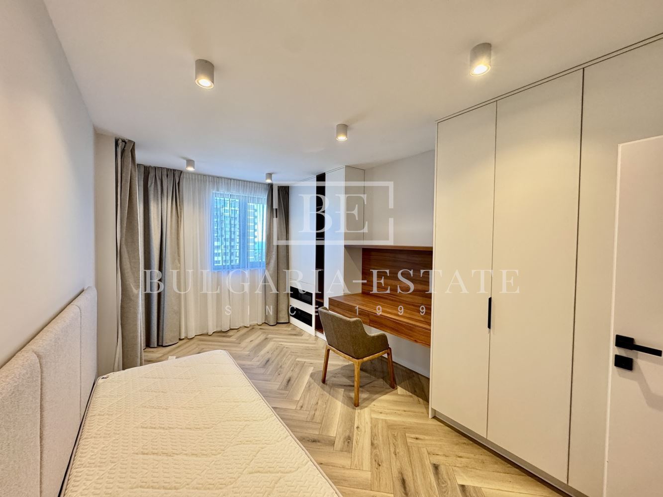 Luxury two-bedroom apartment with unobstructed sea panorama in Kv. Breeze, next to the „Flags" - 0
