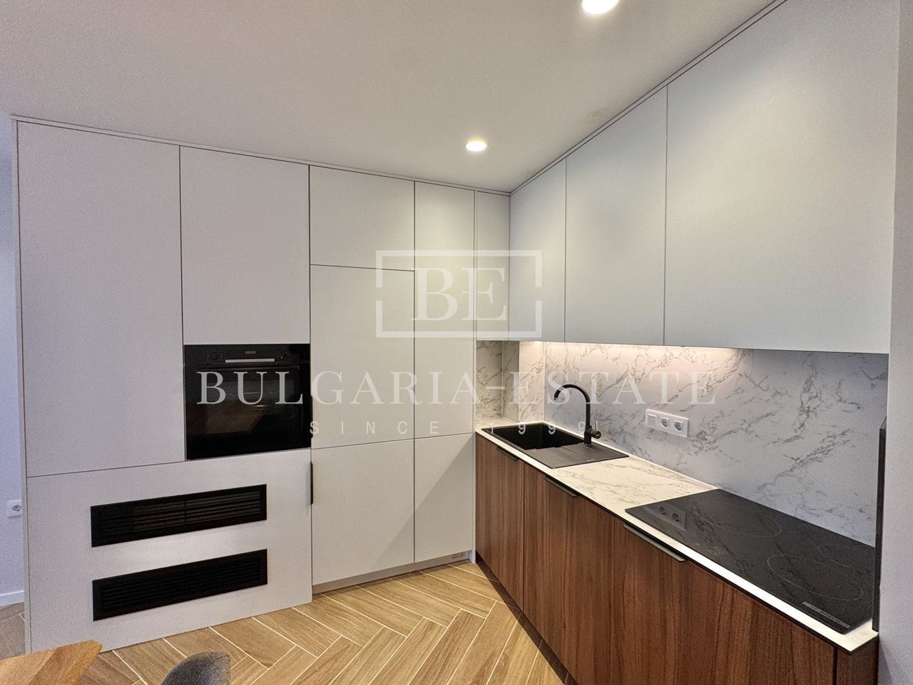 Luxury two-bedroom apartment with unobstructed sea panorama in Kv. Breeze, next to the „Flags" - 0