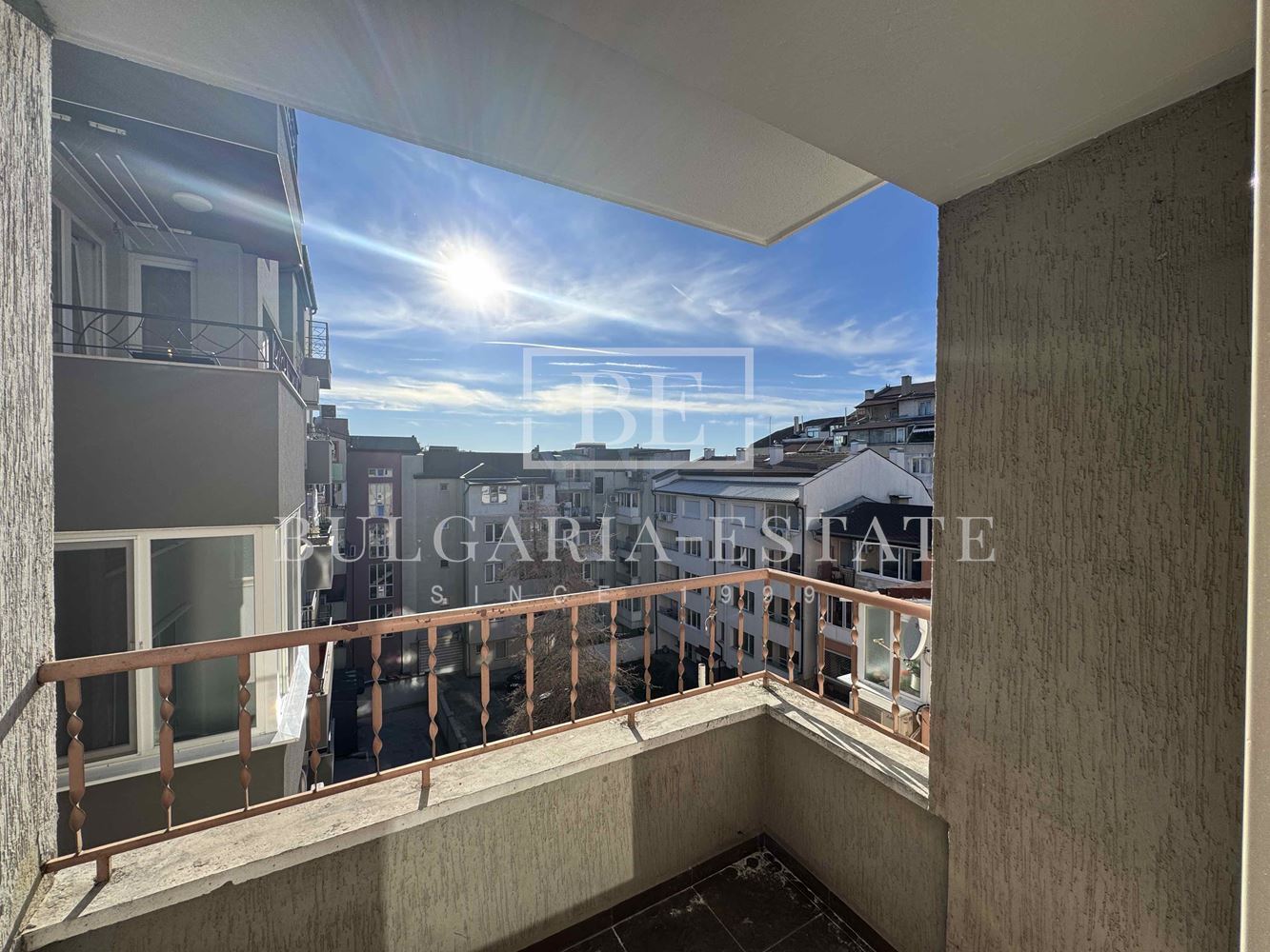EXCLUSIVE OFFER | First time on the market - 3-bedroom, wide center to the round bank - 0