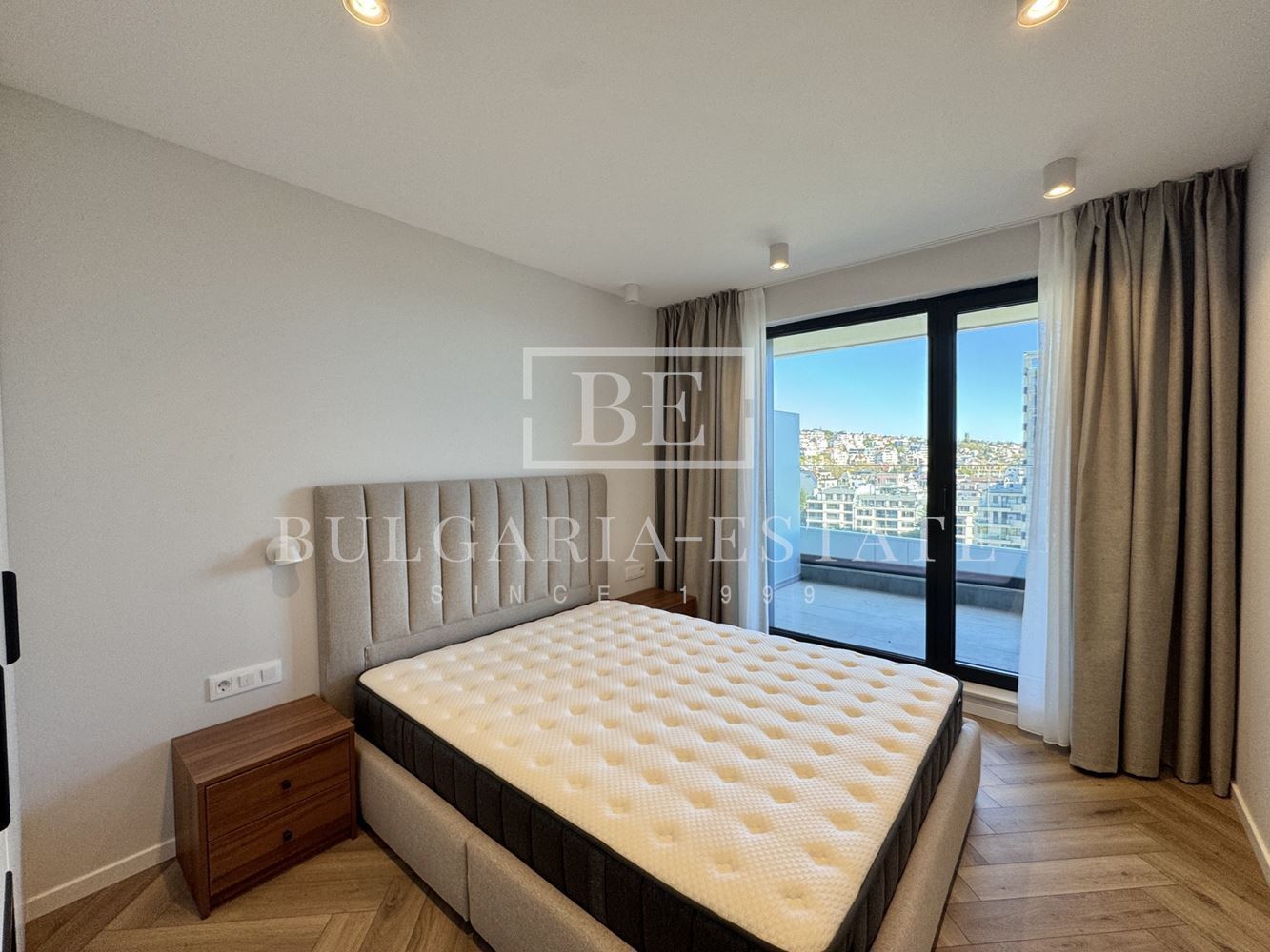 Luxury two-bedroom apartment with unobstructed sea panorama in Kv. Breeze, next to the „Flags" - 0