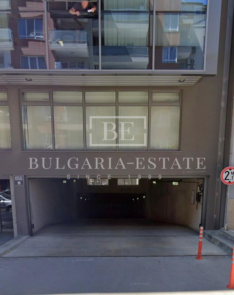 Подземно паркомясто под наем в комплекс ВИВА 3, кв. Левски – широк и удобен достъп - 0