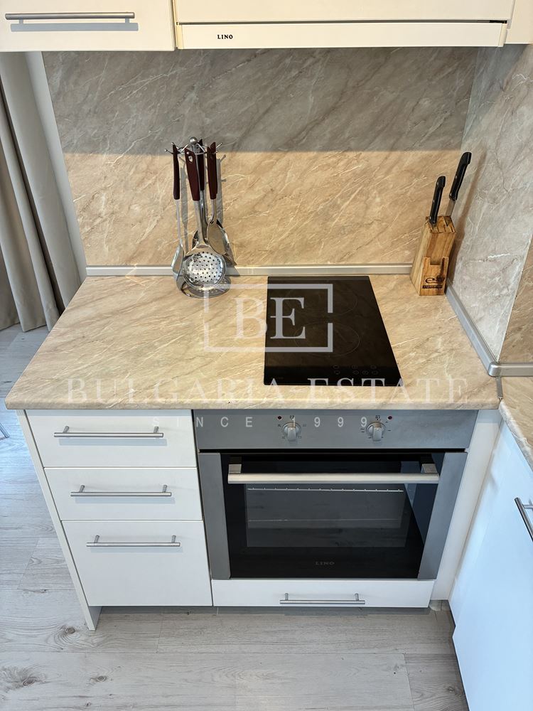 Просторен тристаен апартамент с две тераси в комплекс South Bay Residence, Варна - 0