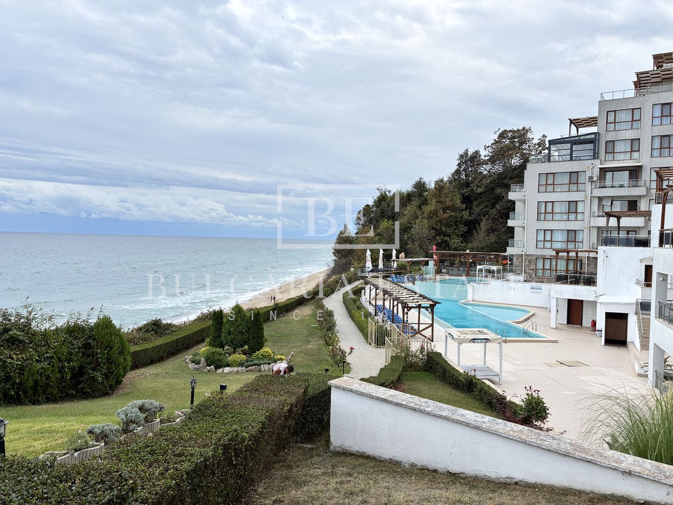 Stylish one-bedroom apartment on the first line in Byala - 0