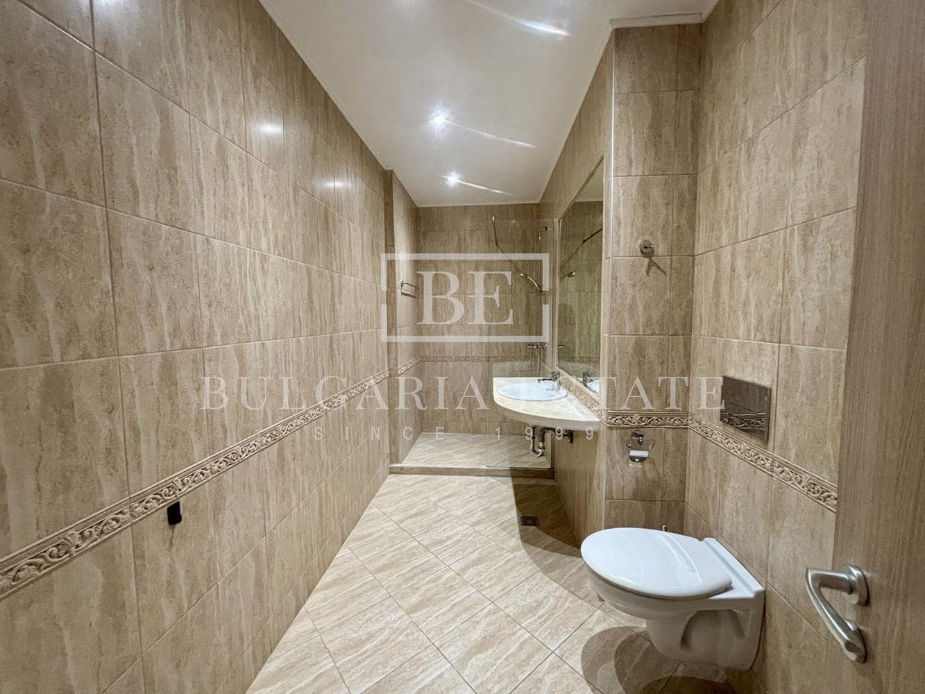 🏖️ Spacious one-bedroom flat with a huge terrace and a parking space at South Bay Residence, Asparuhovo – Varna. - 0