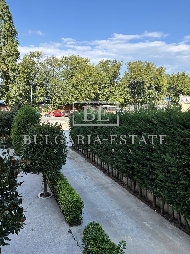 Просторен тристаен апартамент с две тераси в комплекс South Bay Residence, Варна - 0