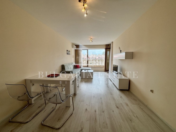 Просторен Двустаен апартамент с огромна тераса и паркомясто в South Bay Residence, Аспарухово – Варна., Аспарухово – снимка 2