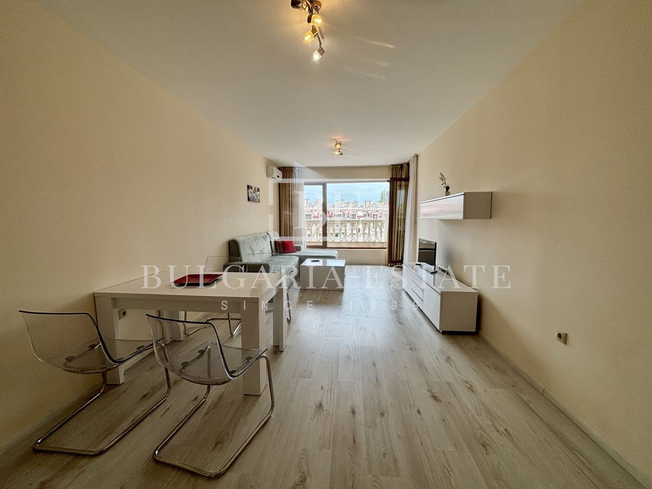 🏖️ Просторен Двустаен апартамент с огромна тераса и паркомясто в South Bay Residence, Аспарухово – Варна.-0 🏖️ Spacious one-bedroom flat with a huge terrace and a parking space at South Bay Residence, Asparuhovo – Varna. - 0