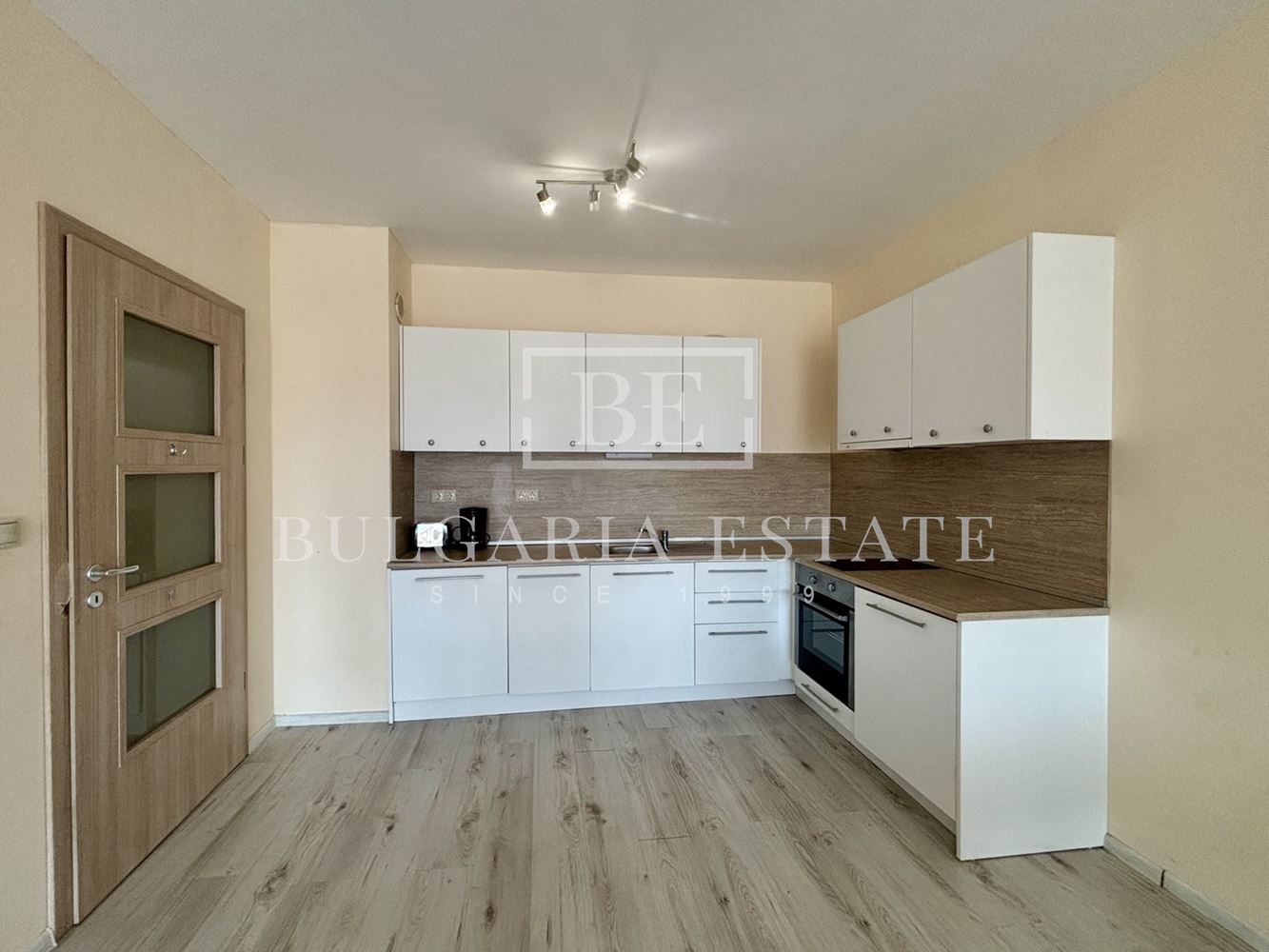🏖️ Spacious one-bedroom flat with a huge terrace and a parking space at South Bay Residence, Asparuhovo – Varna. - 0