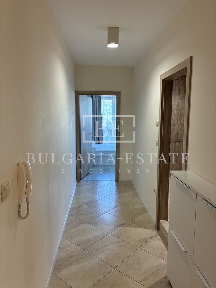 Просторен тристаен апартамент с две тераси в комплекс South Bay Residence, Варна - 0