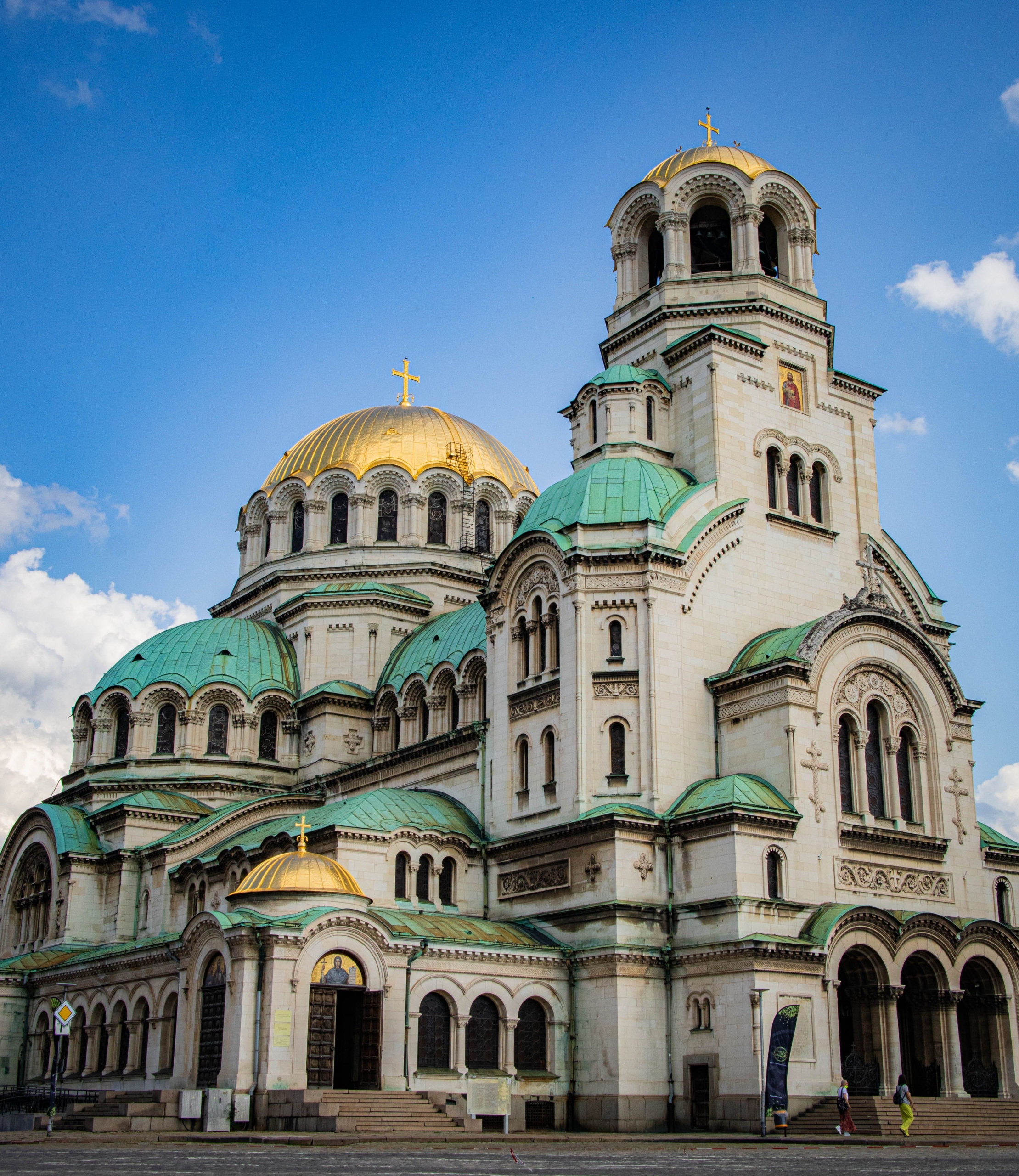 Majestic St Alexander Nevsky Cathedral in Sofia with iconic domes and architectural beauty.