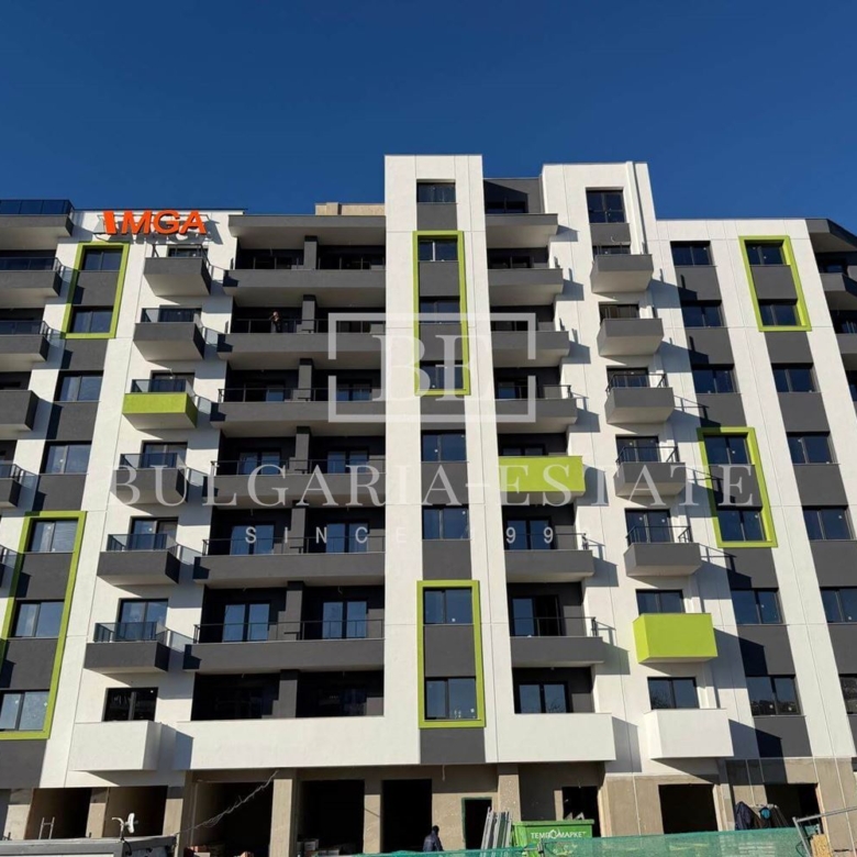 Къща със съвременна архитектура на 15 минути от града с Акт 16, ток, вода и канализация, с.Кичево – снимка 2
