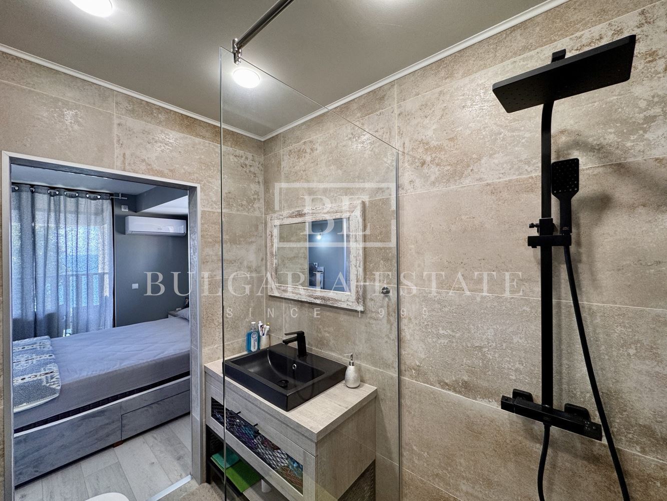 Градска къща с морска панорама за продажба в Св. Никола, Варна | 210 м² | 4 спални | Паркомясто | Акт 16 - 0