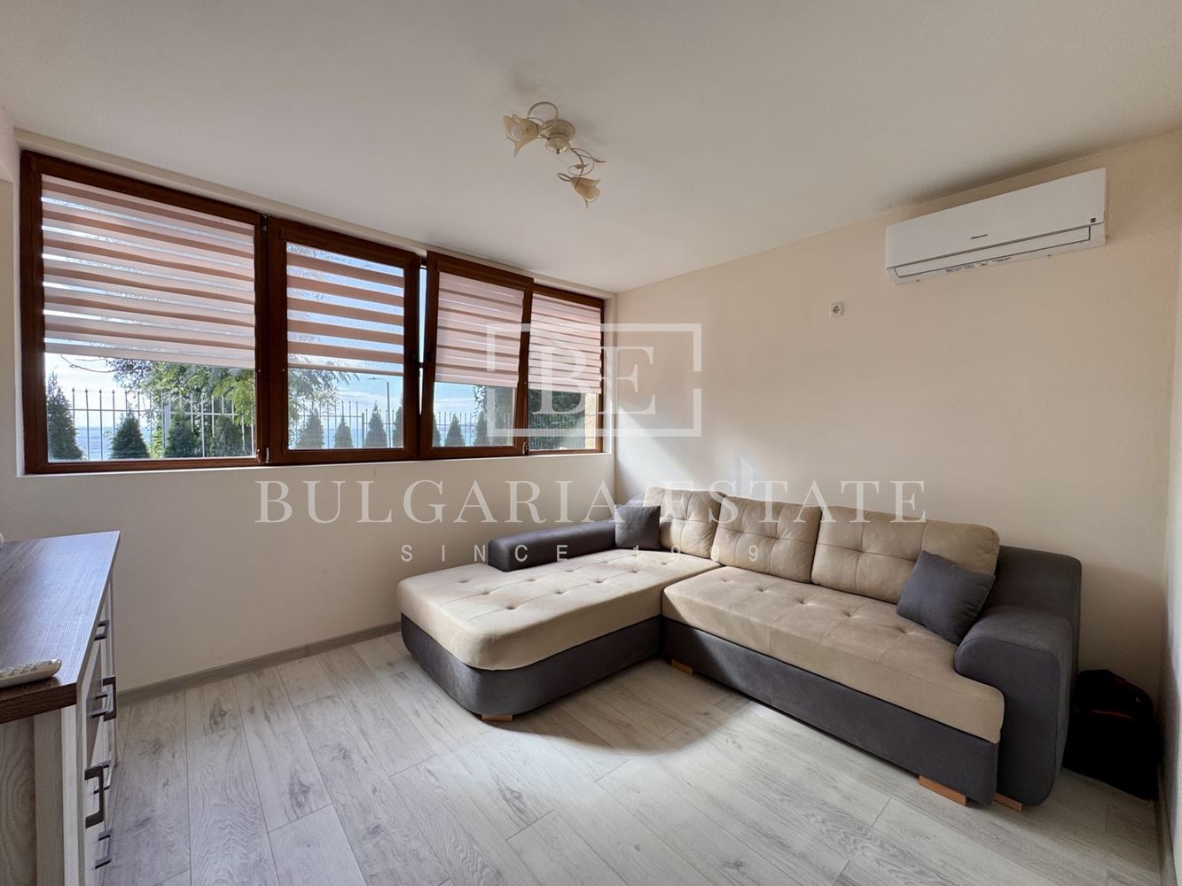 Градска къща с морска панорама за продажба в Св. Никола, Варна | 210 м² | 4 спални | Паркомясто | Акт 16 - 0